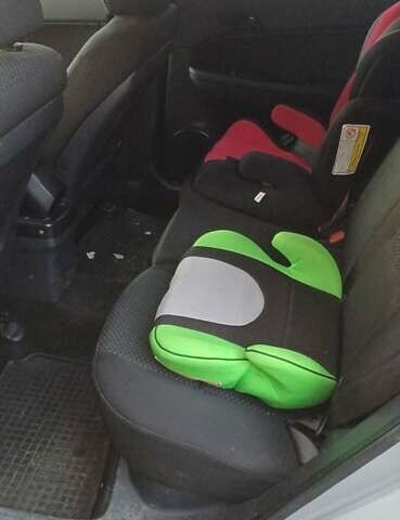 Серый Хендай i30, объемом двигателя 1.58 л и пробегом 230 тыс. км за 7600 $, фото 24 на Automoto.ua