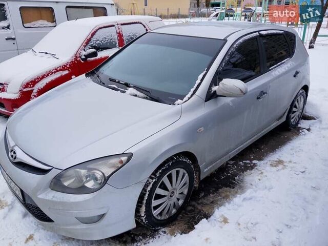 Сірий Хендай i30, об'ємом двигуна 1.4 л та пробігом 396 тис. км за 5200 $, фото 1 на Automoto.ua