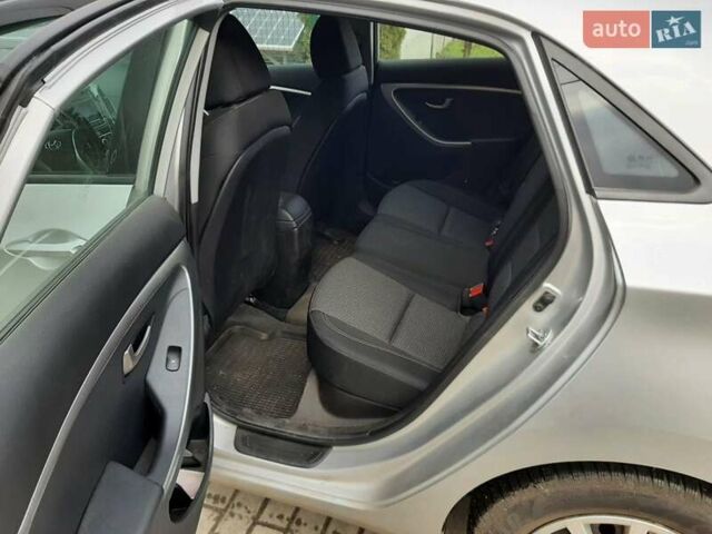 Серый Хендай i30, объемом двигателя 1.4 л и пробегом 72 тыс. км за 9500 $, фото 11 на Automoto.ua