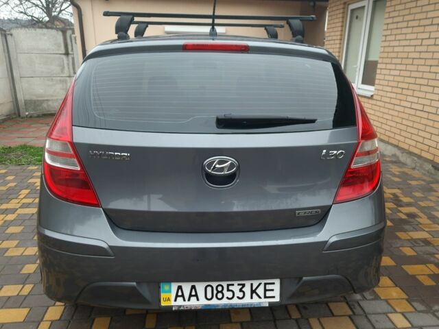 Сірий Хендай i30, об'ємом двигуна 1.6 л та пробігом 198 тис. км за 7500 $, фото 10 на Automoto.ua