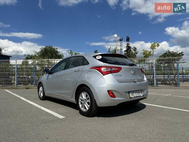 Серый Хендай i30, объемом двигателя 1.59 л и пробегом 120 тыс. км за 8400 $, фото 5 на Automoto.ua