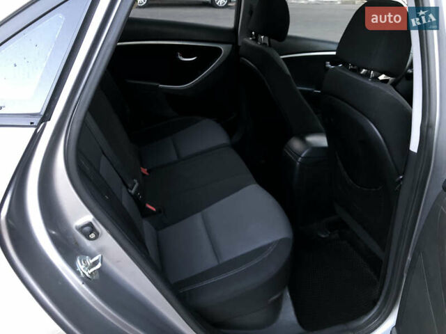 Серый Хендай i30, объемом двигателя 1.59 л и пробегом 202 тыс. км за 8500 $, фото 9 на Automoto.ua