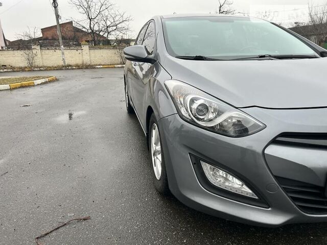 Сірий Хендай i30, об'ємом двигуна 1.6 л та пробігом 155 тис. км за 10700 $, фото 12 на Automoto.ua