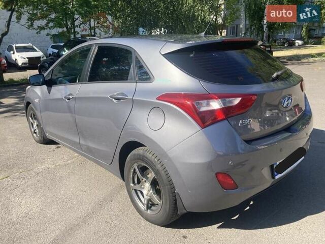 Сірий Хендай i30, об'ємом двигуна 1.59 л та пробігом 196 тис. км за 8900 $, фото 9 на Automoto.ua