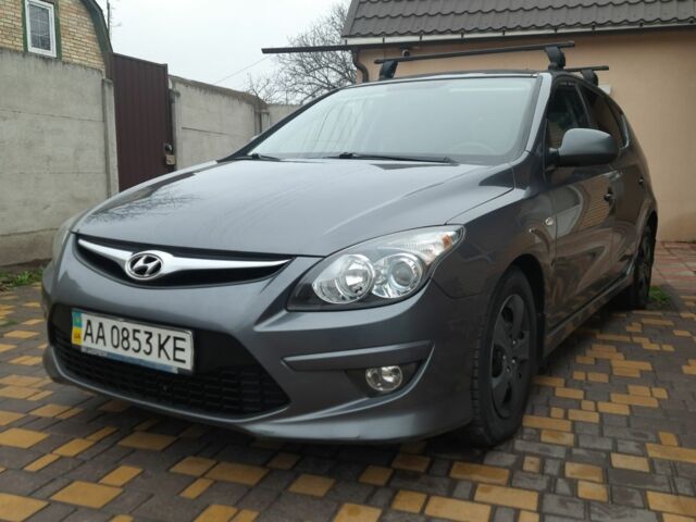 Сірий Хендай i30, об'ємом двигуна 1.6 л та пробігом 198 тис. км за 7500 $, фото 2 на Automoto.ua