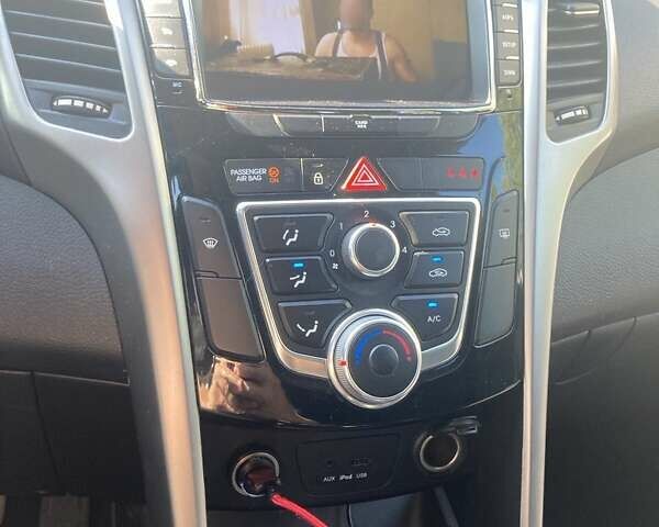 Сірий Хендай i30, об'ємом двигуна 1.59 л та пробігом 196 тис. км за 8900 $, фото 11 на Automoto.ua