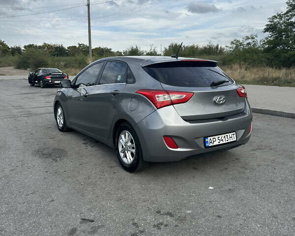 Сірий Хендай i30, об'ємом двигуна 1.59 л та пробігом 208 тис. км за 8000 $, фото 7 на Automoto.ua