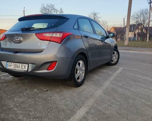 Сірий Хендай i30, об'ємом двигуна 1.4 л та пробігом 347 тис. км за 7300 $, фото 3 на Automoto.ua