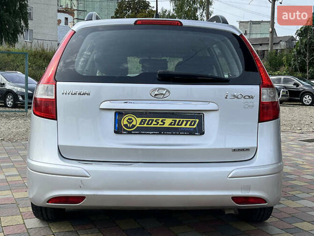 Сірий Хендай i30, об'ємом двигуна 1.58 л та пробігом 245 тис. км за 7500 $, фото 5 на Automoto.ua