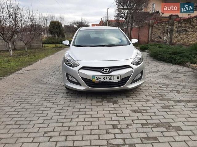 Серый Хендай i30, объемом двигателя 1.4 л и пробегом 72 тыс. км за 9500 $, фото 1 на Automoto.ua