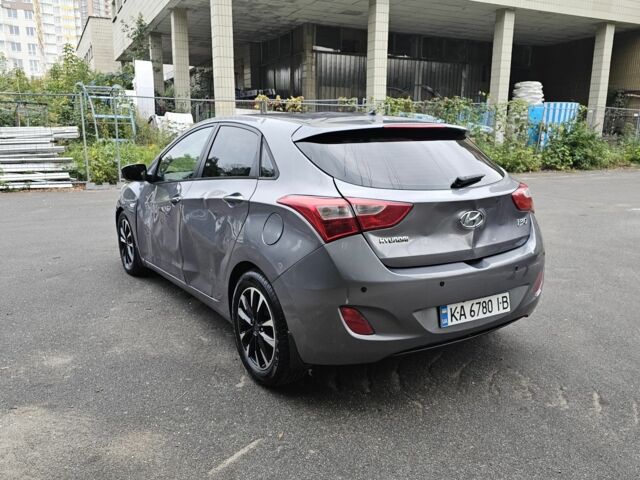 Серый Хендай i30, объемом двигателя 1.6 л и пробегом 150 тыс. км за 5200 $, фото 5 на Automoto.ua