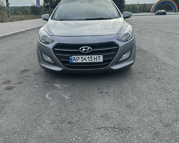 Сірий Хендай i30, об'ємом двигуна 1.59 л та пробігом 208 тис. км за 8000 $, фото 5 на Automoto.ua