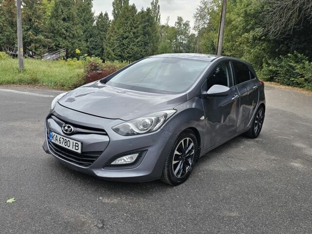 Серый Хендай i30, объемом двигателя 1.6 л и пробегом 150 тыс. км за 5200 $, фото 9 на Automoto.ua
