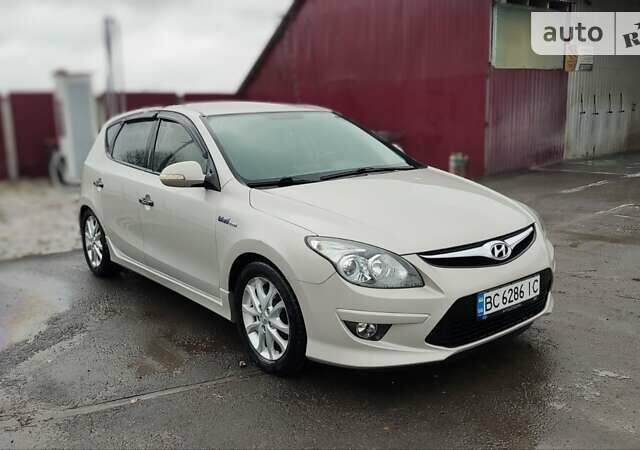 Сірий Хендай i30, об'ємом двигуна 1.58 л та пробігом 222 тис. км за 7100 $, фото 1 на Automoto.ua