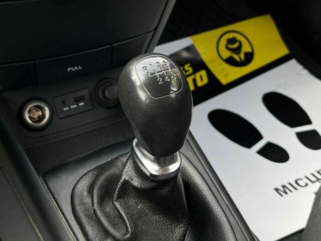 Серый Хендай i30, объемом двигателя 1.6 л и пробегом 245 тыс. км за 7500 $, фото 13 на Automoto.ua