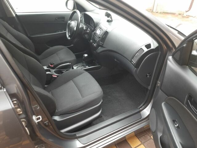 Сірий Хендай i30, об'ємом двигуна 1.6 л та пробігом 198 тис. км за 7500 $, фото 18 на Automoto.ua