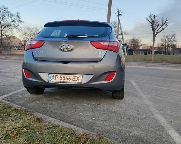 Сірий Хендай i30, об'ємом двигуна 1.4 л та пробігом 347 тис. км за 7300 $, фото 4 на Automoto.ua