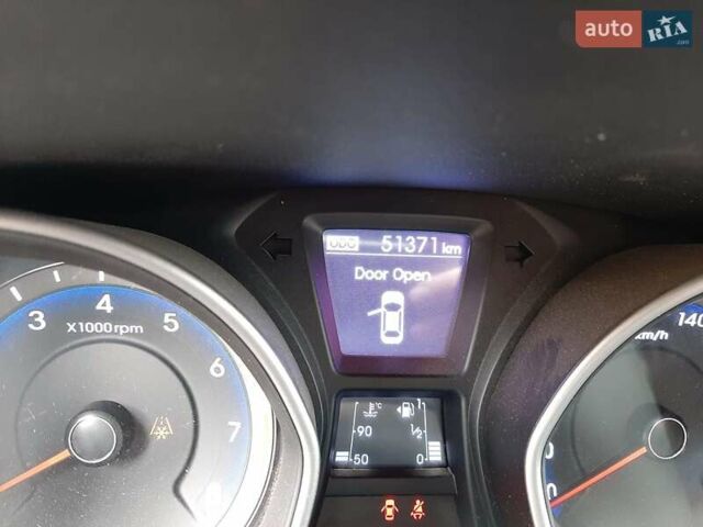 Серый Хендай i30, объемом двигателя 1.4 л и пробегом 72 тыс. км за 9500 $, фото 9 на Automoto.ua
