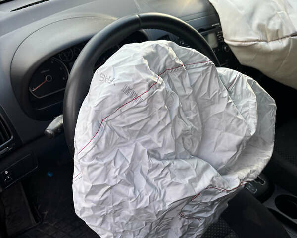 Хендай i30 2012 в Киеве на Automoto.ua Серый Хендай i30, объемом двигателя 1.58 л и пробегом 208 тыс. км за 3000 $, фото 5 на Automoto.ua