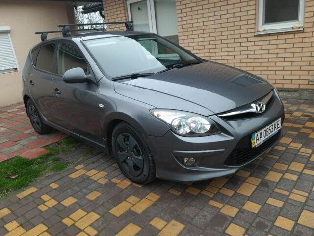Сірий Хендай i30, об'ємом двигуна 1.6 л та пробігом 198 тис. км за 7500 $, фото 5 на Automoto.ua