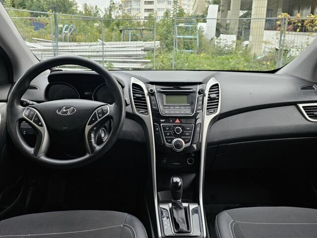 Серый Хендай i30, объемом двигателя 1.6 л и пробегом 150 тыс. км за 5200 $, фото 17 на Automoto.ua