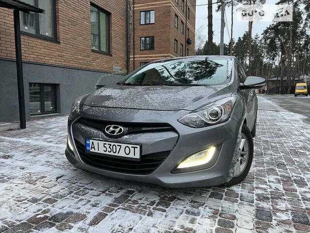 Сірий Хендай i30, об'ємом двигуна 1.6 л та пробігом 155 тис. км за 10700 $, фото 4 на Automoto.ua