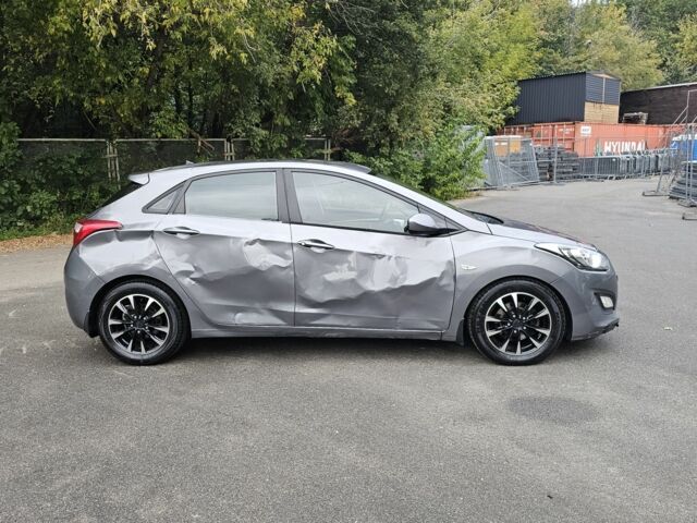 Серый Хендай i30, объемом двигателя 1.6 л и пробегом 150 тыс. км за 5200 $, фото 2 на Automoto.ua