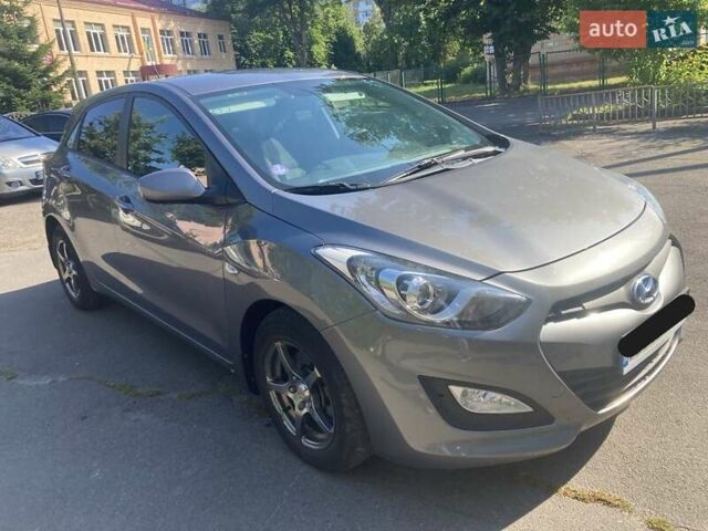 Сірий Хендай i30, об'ємом двигуна 1.59 л та пробігом 196 тис. км за 8900 $, фото 5 на Automoto.ua