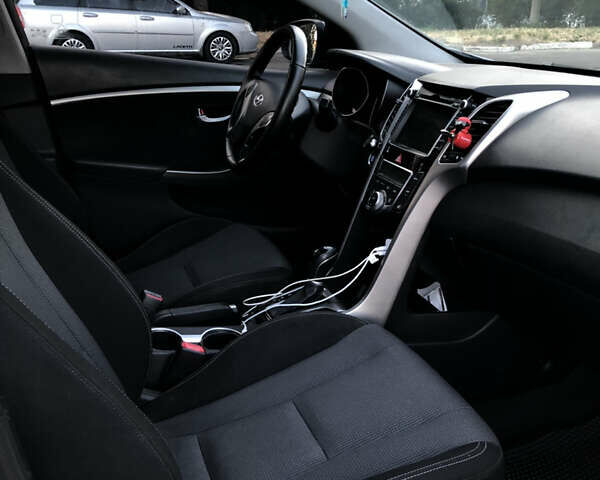 Серый Хендай i30, объемом двигателя 1.59 л и пробегом 202 тыс. км за 8500 $, фото 11 на Automoto.ua