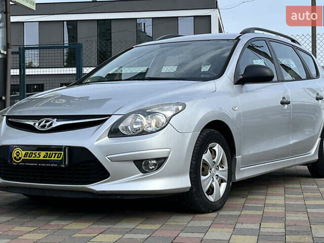 Сірий Хендай i30, об'ємом двигуна 1.58 л та пробігом 245 тис. км за 7500 $, фото 2 на Automoto.ua