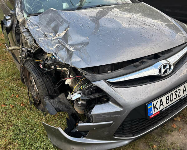 Хендай i30 2012 в Киеве на Automoto.ua Серый Хендай i30, объемом двигателя 1.58 л и пробегом 208 тыс. км за 3000 $, фото 1 на Automoto.ua