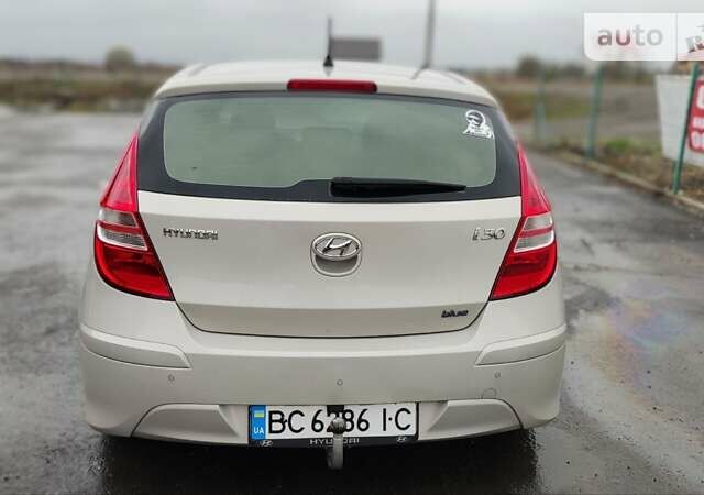 Сірий Хендай i30, об'ємом двигуна 1.58 л та пробігом 222 тис. км за 7100 $, фото 9 на Automoto.ua