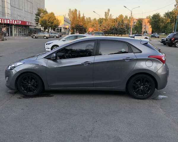Серый Хендай i30, объемом двигателя 1.59 л и пробегом 202 тыс. км за 8500 $, фото 7 на Automoto.ua