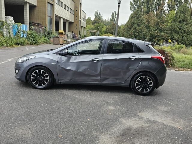 Серый Хендай i30, объемом двигателя 1.6 л и пробегом 150 тыс. км за 5200 $, фото 7 на Automoto.ua