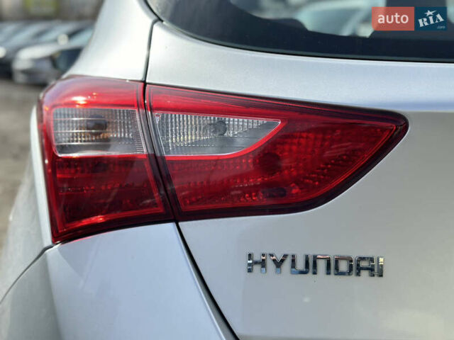 Серый Хендай i30, объемом двигателя 1.59 л и пробегом 125 тыс. км за 8600 $, фото 6 на Automoto.ua