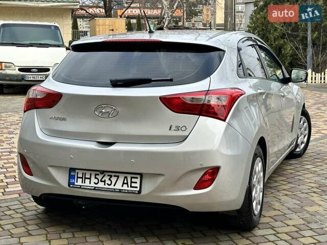 Серый Хендай i30, объемом двигателя 1.59 л и пробегом 82 тыс. км за 9999 $, фото 9 на Automoto.ua