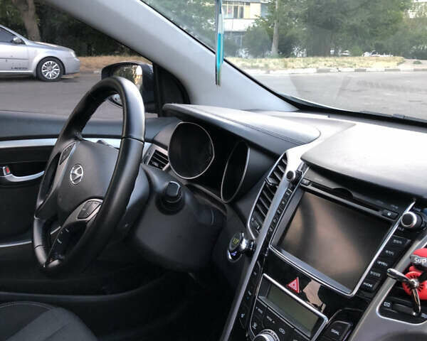 Серый Хендай i30, объемом двигателя 1.59 л и пробегом 202 тыс. км за 8500 $, фото 12 на Automoto.ua