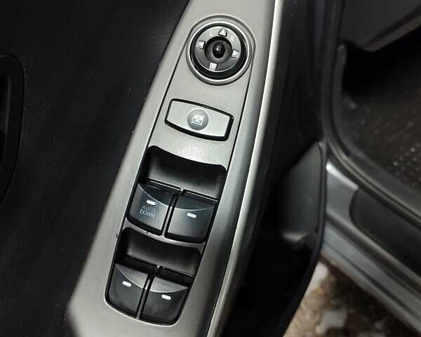 Серый Хендай i30, объемом двигателя 1.4 л и пробегом 82 тыс. км за 8400 $, фото 12 на Automoto.ua