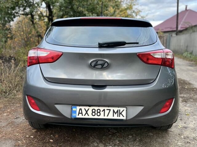 Серый Хендай i30, объемом двигателя 1.4 л и пробегом 140 тыс. км за 6900 $, фото 5 на Automoto.ua
