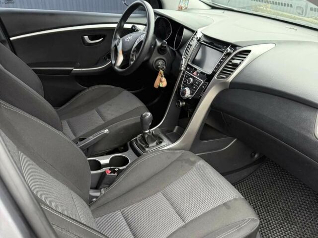 Сірий Хендай i30, об'ємом двигуна 1.4 л та пробігом 214 тис. км за 8500 $, фото 8 на Automoto.ua