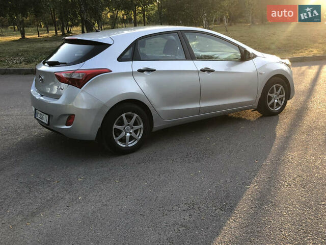 Серый Хендай i30, объемом двигателя 1.4 л и пробегом 223 тыс. км за 9000 $, фото 19 на Automoto.ua