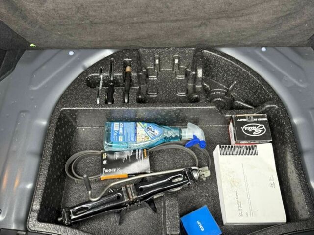 Сірий Хендай i30, об'ємом двигуна 1.4 л та пробігом 214 тис. км за 8500 $, фото 11 на Automoto.ua