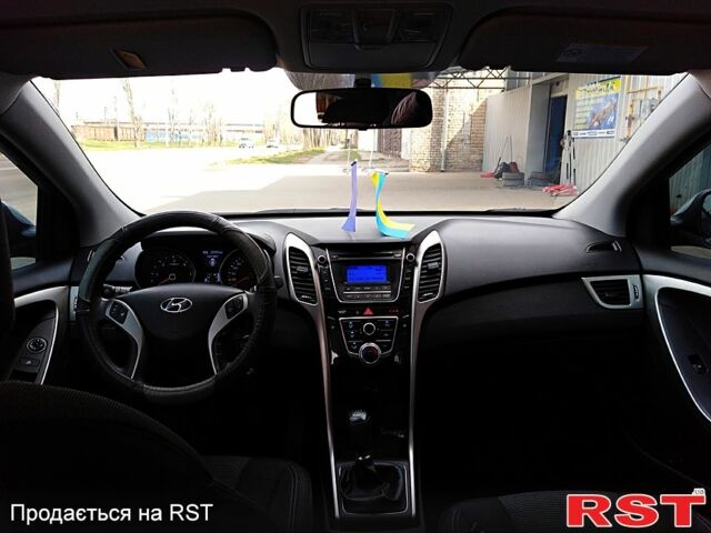 Серый Хендай i30, объемом двигателя 1.4 л и пробегом 86 тыс. км за 9500 $, фото 7 на Automoto.ua