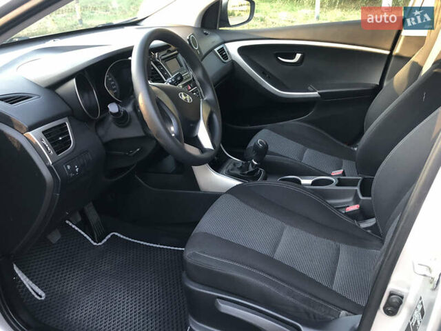 Серый Хендай i30, объемом двигателя 1.4 л и пробегом 223 тыс. км за 9000 $, фото 25 на Automoto.ua