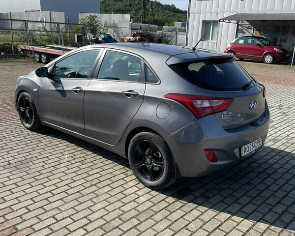 Серый Хендай i30, объемом двигателя 1.4 л и пробегом 182 тыс. км за 6700 $, фото 6 на Automoto.ua
