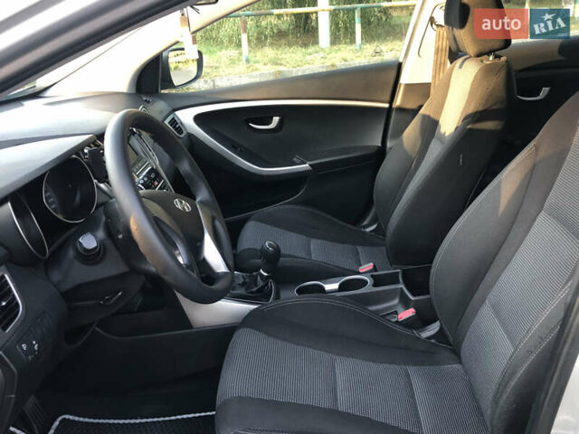 Серый Хендай i30, объемом двигателя 1.4 л и пробегом 223 тыс. км за 9000 $, фото 26 на Automoto.ua