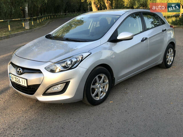 Серый Хендай i30, объемом двигателя 1.4 л и пробегом 223 тыс. км за 9000 $, фото 3 на Automoto.ua
