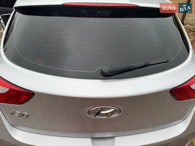 Серый Хендай i30, объемом двигателя 1.59 л и пробегом 133 тыс. км за 10500 $, фото 4 на Automoto.ua
