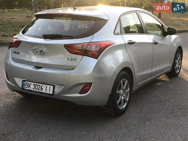 Серый Хендай i30, объемом двигателя 1.4 л и пробегом 223 тыс. км за 9000 $, фото 16 на Automoto.ua
