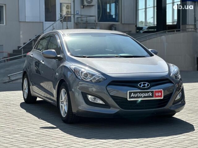 Серый Хендай i30, объемом двигателя 1.4 л и пробегом 76 тыс. км за 9940 $, фото 2 на Automoto.ua